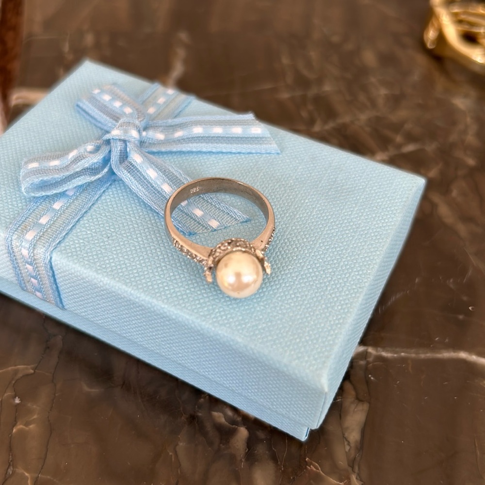 Avon Ring